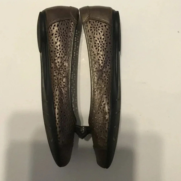 Clarks Bendables Poem  Journal Die Cut Slip On Metallic Pewter Ballet Flats 9.5M - Picture 4 of 6
